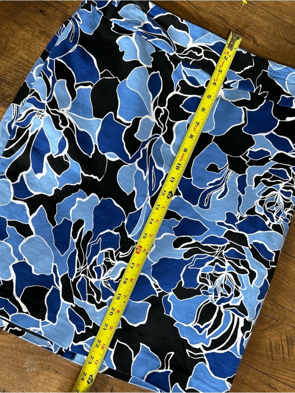Liz Claiborne Blue Floral Pencil Skirt Size 12 Cotton Stretch Lined - Picture 6 of 7